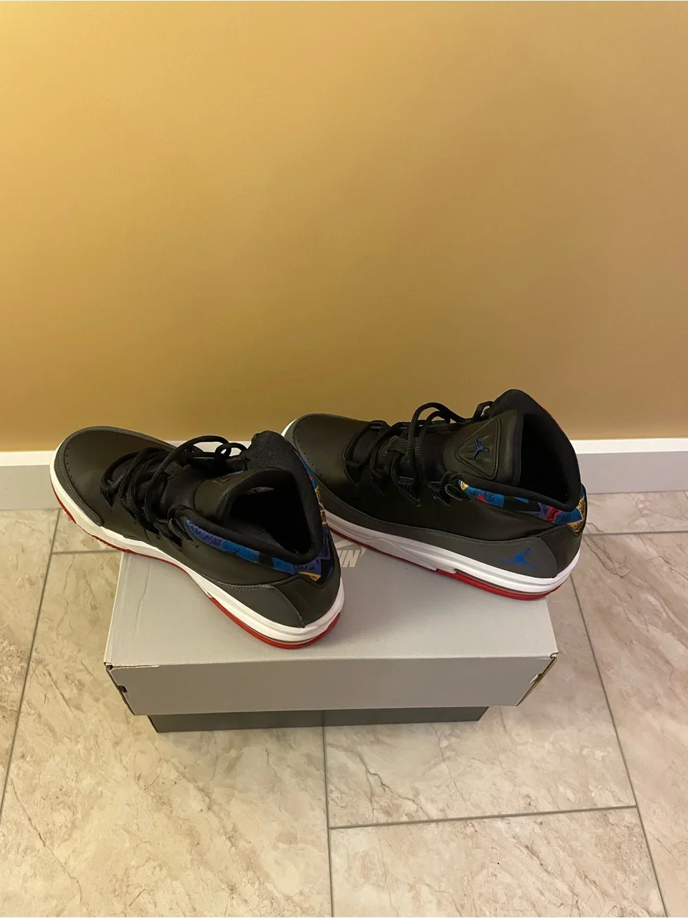 Jordan Air Deluxe BS Youth 6.5. (!Read Description!) - Picture 3 of 4